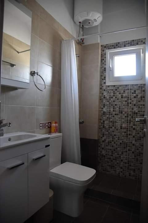 Family Apartments 4 Lechaio Extérieur photo